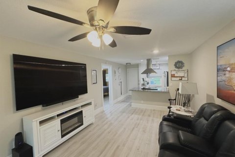 House in Clearwater, Florida 2 bedrooms, 86.86 sq.m. № 2099003 - photo 22