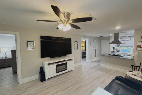 House in Clearwater, Florida 2 bedrooms, 86.86 sq.m. № 2099003 - photo 21