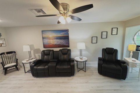 House in Clearwater, Florida 2 bedrooms, 86.86 sq.m. № 2099003 - photo 20