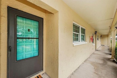 House in Clearwater, Florida 2 bedrooms, 86.86 sq.m. № 2099003 - photo 3