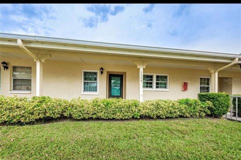 House in Clearwater, Florida 2 bedrooms, 86.86 sq.m. № 2099003 - photo 8