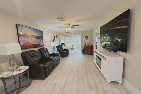 House in Clearwater, Florida 2 bedrooms, 86.86 sq.m. № 2099003 - photo 4