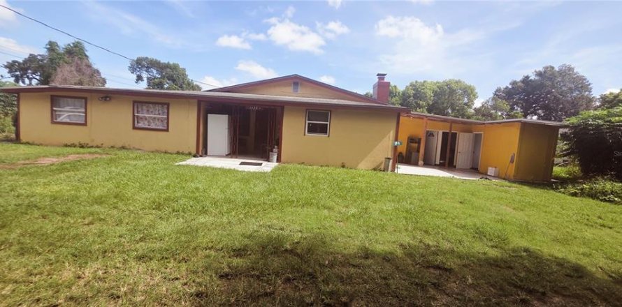 House in Orlando, Florida 7 bedrooms, 174.28 sq.m. № 2299473