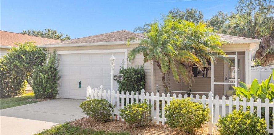 Villa ou maison à The Villages, Floride 2 chambres, 107.4 m2 № 1903754