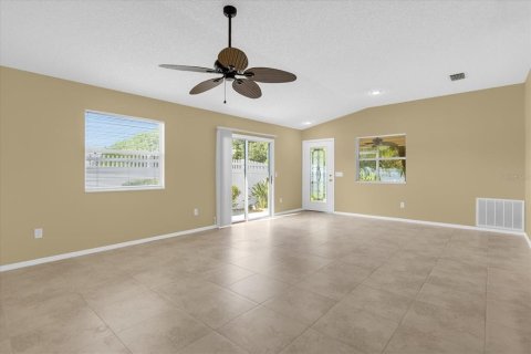 Casa en venta en The Villages, Florida, 2 dormitorios, 107.4 m2 № 1903754 - foto 16