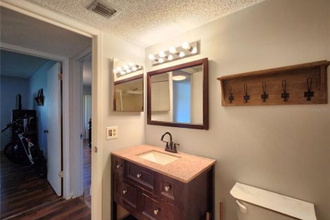 Condo in New Port Richey, Florida, 2 bedrooms  № 1886950 - photo 17