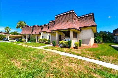 Condo in New Port Richey, Florida, 2 bedrooms  № 1886950 - photo 1