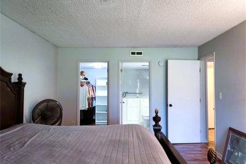 Condo in New Port Richey, Florida, 2 bedrooms  № 1886950 - photo 19