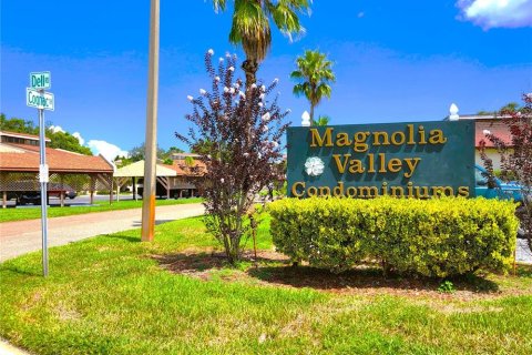 Condo in New Port Richey, Florida, 2 bedrooms  № 1886950 - photo 25