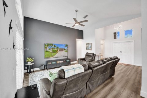 Снять в аренду виллу или дом в Уэстон, Флорида 4 спальни, 190.91м2, № 2065008 - фото 20