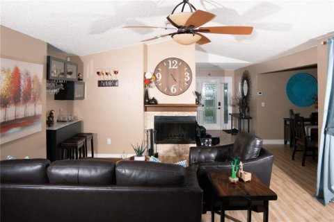 Villa ou maison à vendre à Pinellas Park, Floride: 3 chambres, 146.41 m2 № 2109103 - photo 11