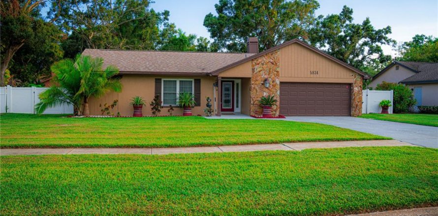 Villa ou maison à Pinellas Park, Floride 3 chambres, 146.41 m2 № 2109103