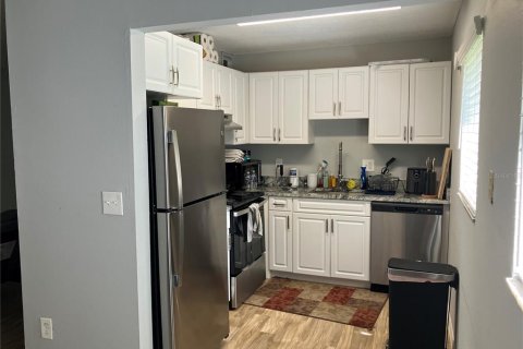 Condominio en alquiler en Temple Terrace, Florida, 2 dormitorios, 89.19 m2 № 1912049 - foto 14