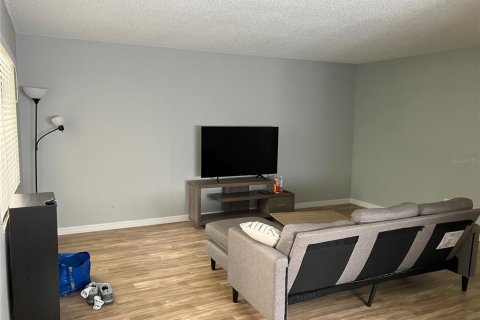 Condominio en alquiler en Temple Terrace, Florida, 2 dormitorios, 89.19 m2 № 1912049 - foto 9
