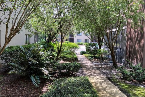 Condominio en alquiler en Temple Terrace, Florida, 2 dormitorios, 89.19 m2 № 1912049 - foto 4