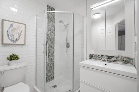 Condominio en venta en Lauderdale Lakes, Florida, 2 dormitorios, 87.7 m2 № 1979344 - foto 15