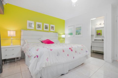 Condominio en venta en Lauderdale Lakes, Florida, 2 dormitorios, 87.7 m2 № 1979344 - foto 17