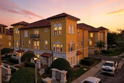 Touwnhouse à vendre à Lake Mary, Floride: 4 chambres, 198.07 m2 № 1899433 - photo 2