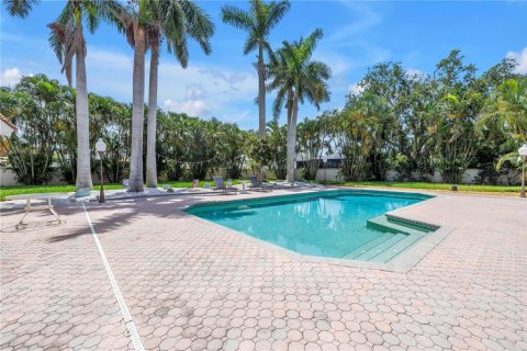 Villa ou maison à vendre à Saint Petersburg, Floride: 6 chambres, 570.42 m2 № 2130373 - photo 4