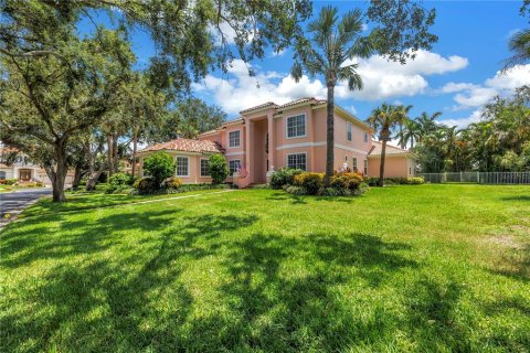 House in Saint Petersburg, Florida 6 bedrooms, 570.42 sq.m. № 2130373