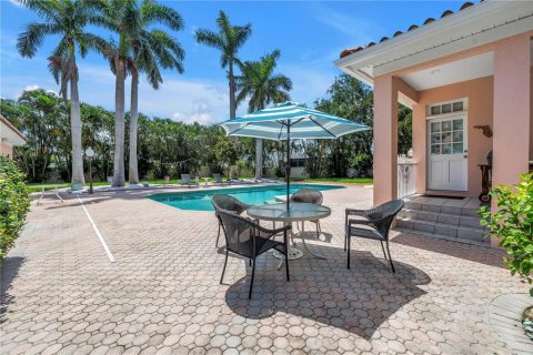 Villa ou maison à vendre à Saint Petersburg, Floride: 6 chambres, 570.42 m2 № 2130373 - photo 24