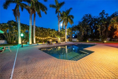 Villa ou maison à vendre à Saint Petersburg, Floride: 6 chambres, 570.42 m2 № 2130373 - photo 3