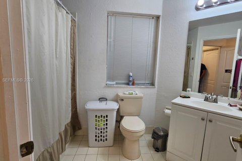 Copropriété à louer à Miami, Floride: 2 chambres, 112.04 m2 № 2063540 - photo 13
