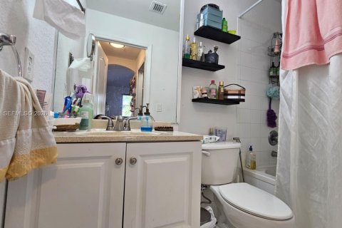 Copropriété à louer à Miami, Floride: 2 chambres, 112.04 m2 № 2063540 - photo 14