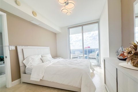 Снять в аренду квартиру в Халландейл-Бич, Флорида 3 спальни, 145.95м2, № 1948332 - фото 22