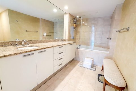 Снять в аренду квартиру в Халландейл-Бич, Флорида 3 спальни, 145.95м2, № 1948332 - фото 21