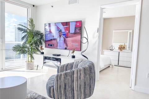 Снять в аренду квартиру в Халландейл-Бич, Флорида 3 спальни, 145.95м2, № 1948332 - фото 10