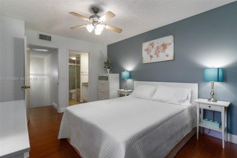 Villa ou maison à vendre à Cooper City, Floride: 2 chambres, 117.43 m2 № 2017429 - photo 15
