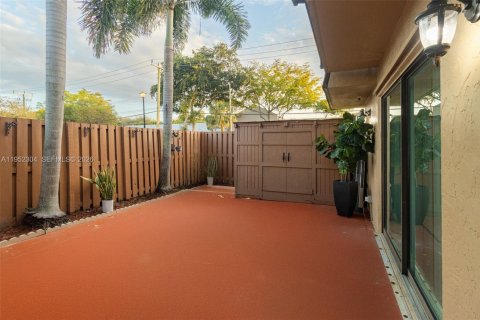 Villa ou maison à vendre à Cooper City, Floride: 2 chambres, 117.43 m2 № 2017429 - photo 22