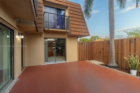 Villa ou maison à vendre à Cooper City, Floride: 2 chambres, 117.43 m2 № 2017429 - photo 23