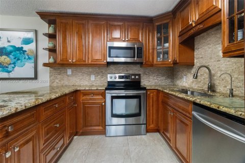 Villa ou maison à vendre à Cooper City, Floride: 2 chambres, 117.43 m2 № 2017429 - photo 6