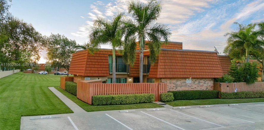 Villa ou maison à Cooper City, Floride 2 chambres, 117.43 m2 № 2017429