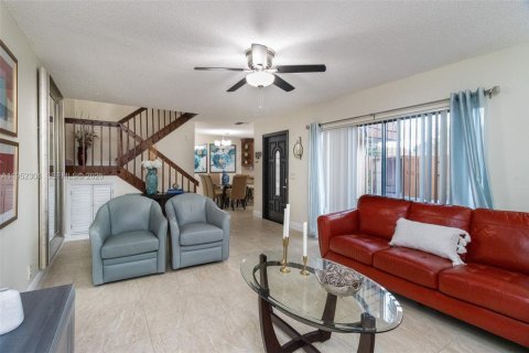 Villa ou maison à vendre à Cooper City, Floride: 2 chambres, 117.43 m2 № 2017429 - photo 10