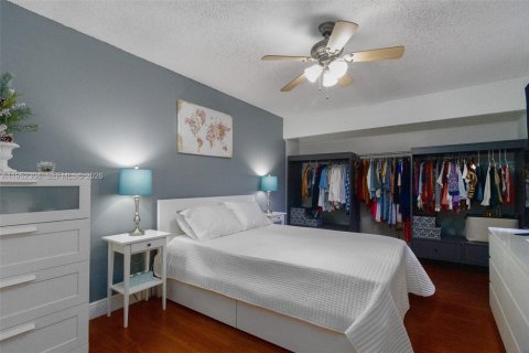 Villa ou maison à vendre à Cooper City, Floride: 2 chambres, 117.43 m2 № 2017429 - photo 18