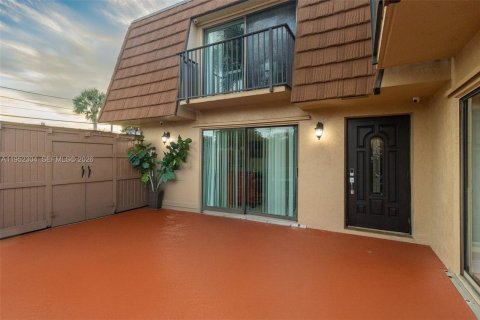 Villa ou maison à vendre à Cooper City, Floride: 2 chambres, 117.43 m2 № 2017429 - photo 2