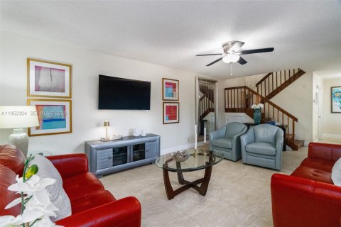 Villa ou maison à vendre à Cooper City, Floride: 2 chambres, 117.43 m2 № 2017429 - photo 4