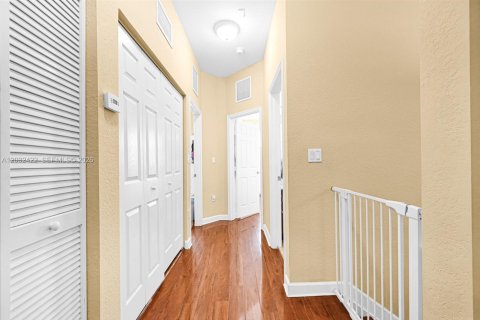 Touwnhouse à vendre à Homestead, Floride: 3 chambres, 158.49 m2 № 2078790 - photo 12