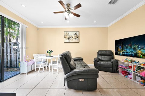 Touwnhouse à vendre à Homestead, Floride: 3 chambres, 158.49 m2 № 2078790 - photo 11