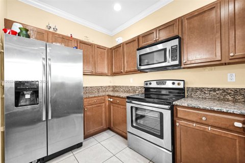 Touwnhouse à vendre à Homestead, Floride: 3 chambres, 158.49 m2 № 2078790 - photo 7