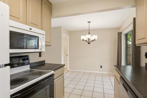 House in Oldsmar, Florida 3 bedrooms, 110.55 sq.m. № 2126104 - photo 16