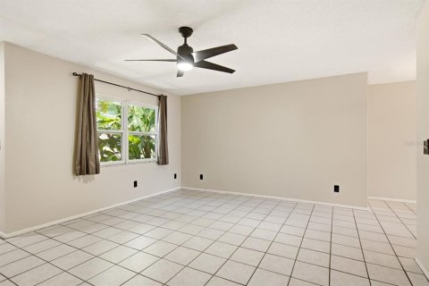 House in Oldsmar, Florida 3 bedrooms, 110.55 sq.m. № 2126104 - photo 8