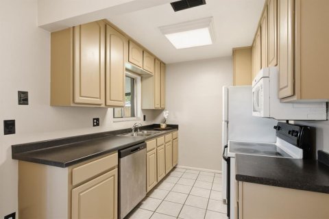 House in Oldsmar, Florida 3 bedrooms, 110.55 sq.m. № 2126104 - photo 14