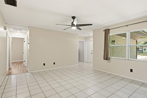 House in Oldsmar, Florida 3 bedrooms, 110.55 sq.m. № 2126104 - photo 10