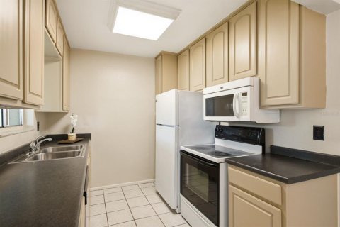 House in Oldsmar, Florida 3 bedrooms, 110.55 sq.m. № 2126104 - photo 13