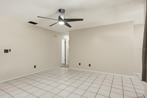 House in Oldsmar, Florida 3 bedrooms, 110.55 sq.m. № 2126104 - photo 9
