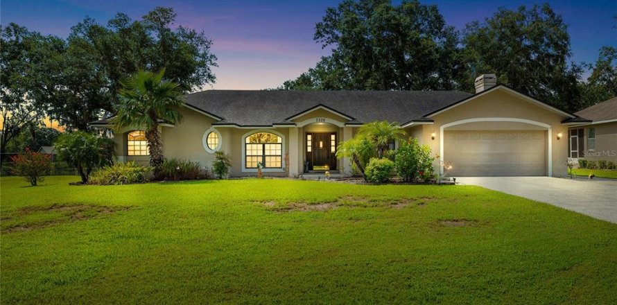 House in Lakeland, Florida 4 bedrooms, 242.94 sq.m. № 1808750
